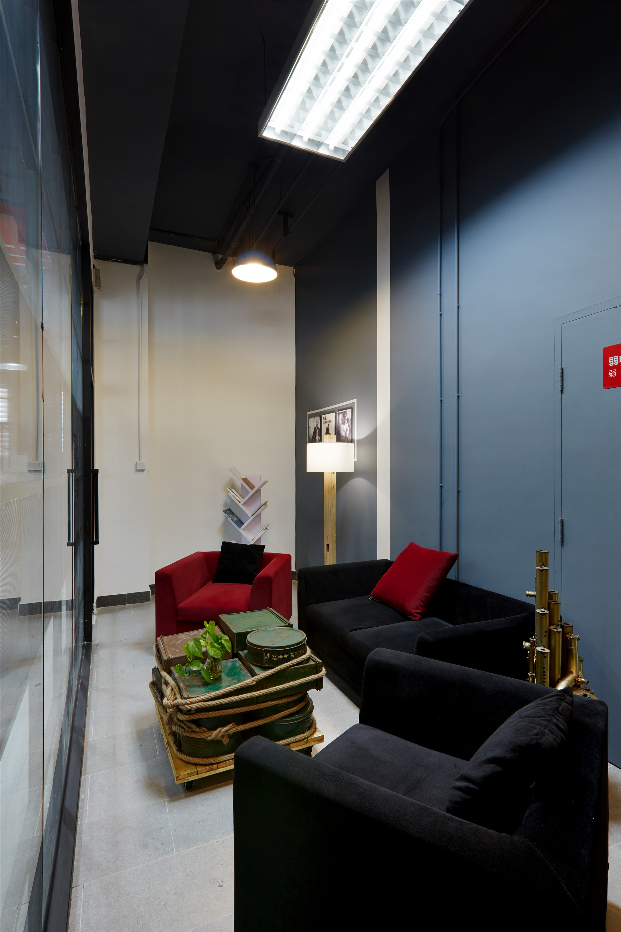 寶山區(qū)100平創(chuàng)業(yè)公司辦公室裝修設(shè)計-第2張圖片-上海古都建筑設(shè)計集團