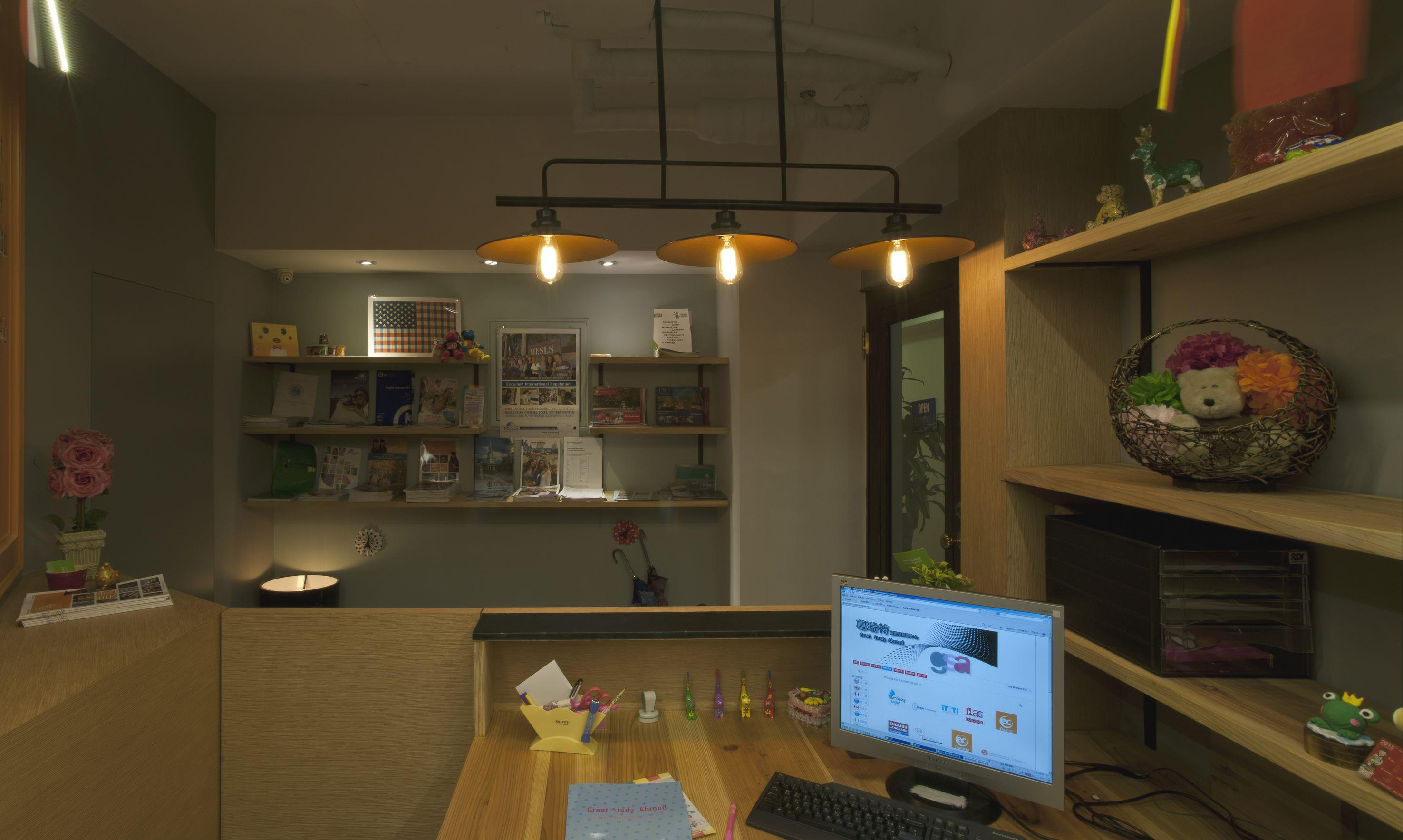 徐匯區(qū)復(fù)古圖書室裝修設(shè)計-第4張圖片-上海古都建筑設(shè)計集團(tuán) 徐匯區(qū)復(fù)古圖書室裝修設(shè)計-第4張圖片-上海古都建筑設(shè)計集團(tuán)