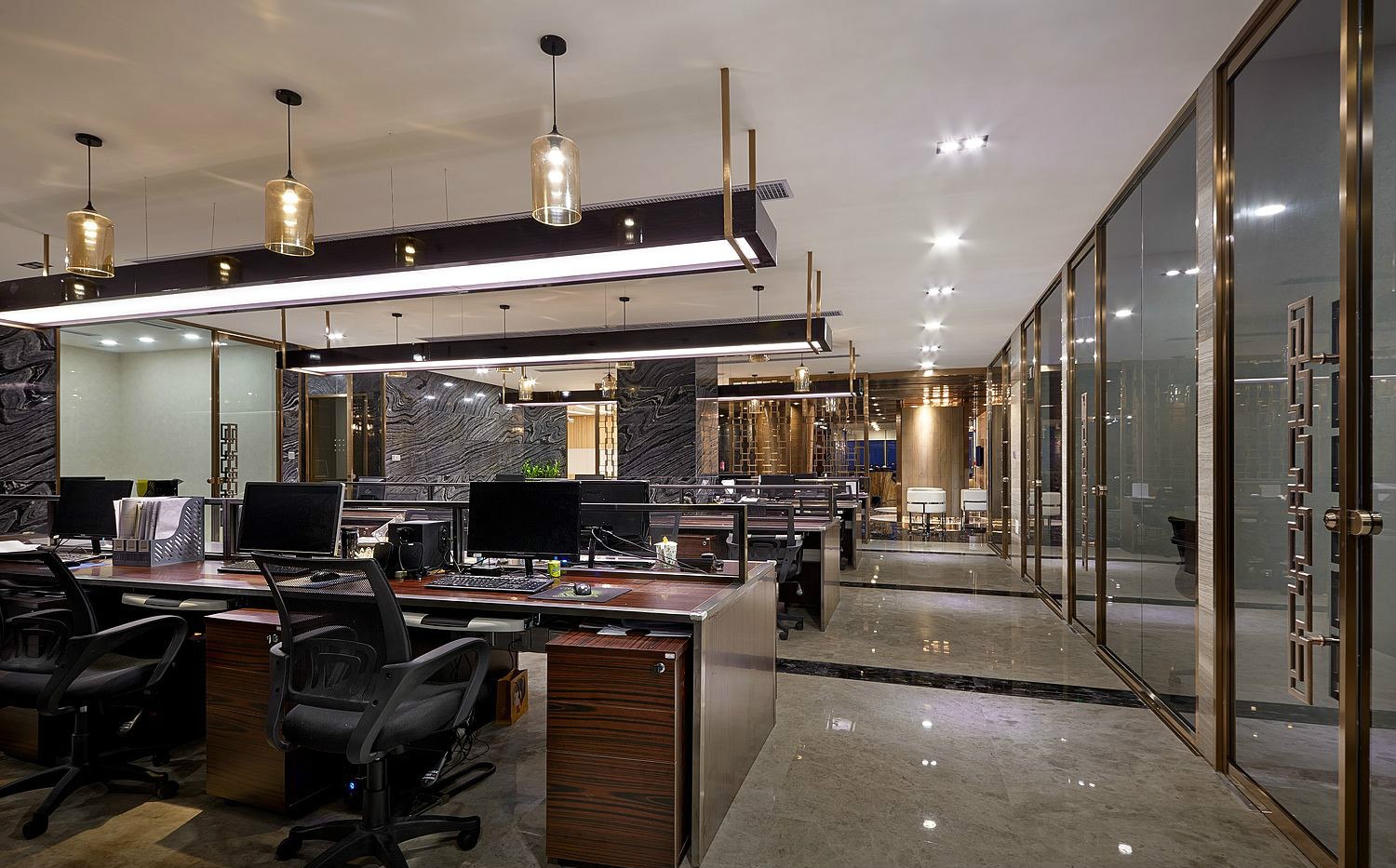 大氣奢華風格辦公室裝修設(shè)計-第4張圖片-上海古都建筑設(shè)計集團 大氣奢華風格辦公室裝修設(shè)計-第4張圖片-上海古都建筑設(shè)計集團