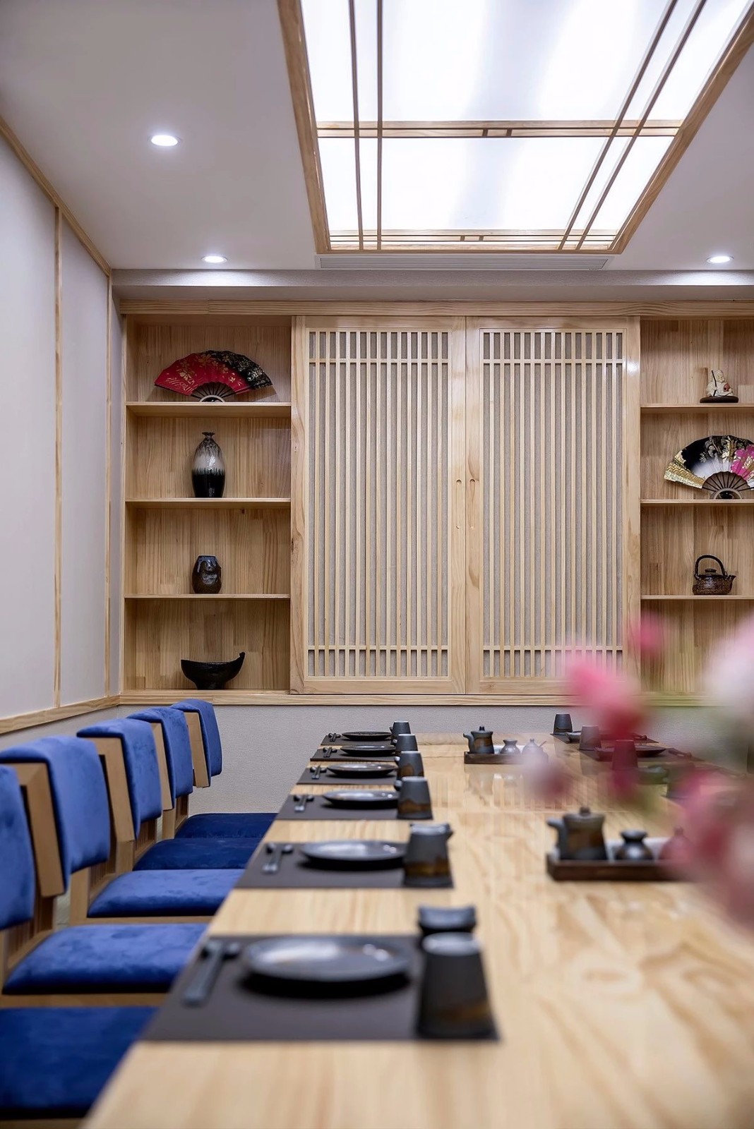 普陀區(qū)日料餐廳辦公室裝修設(shè)計(jì)-第6張圖片-上海古都建筑設(shè)計(jì)集團(tuán) 普陀區(qū)日料餐廳辦公室裝修設(shè)計(jì)-第6張圖片-上海古都建筑設(shè)計(jì)集團(tuán)