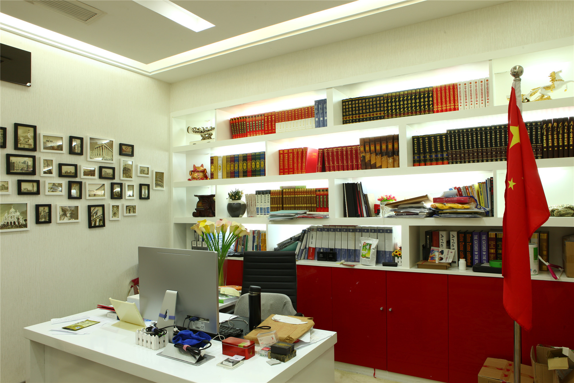 時(shí)尚大氣辦公室裝修設(shè)計(jì)-第5張圖片-上海古都建筑設(shè)計(jì)集團(tuán) 時(shí)尚大氣辦公室裝修設(shè)計(jì)-第5張圖片-上海古都建筑設(shè)計(jì)集團(tuán)