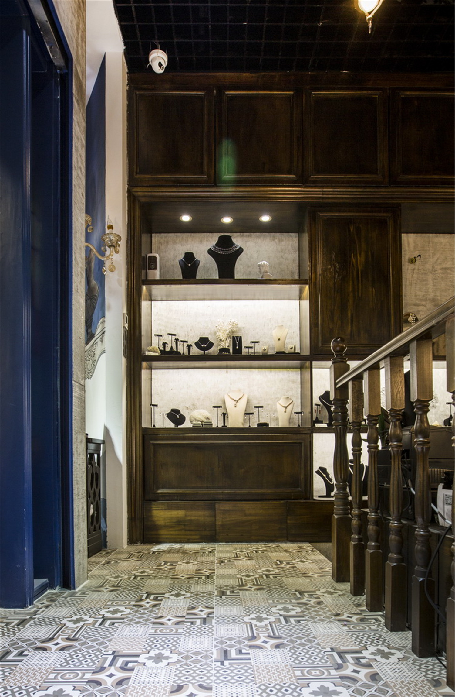 奢華珠寶店裝修設(shè)計(jì)-第2張圖片-上海古都建筑設(shè)計(jì)集團(tuán) 奢華珠寶店裝修設(shè)計(jì)-第2張圖片-上海古都建筑設(shè)計(jì)集團(tuán)