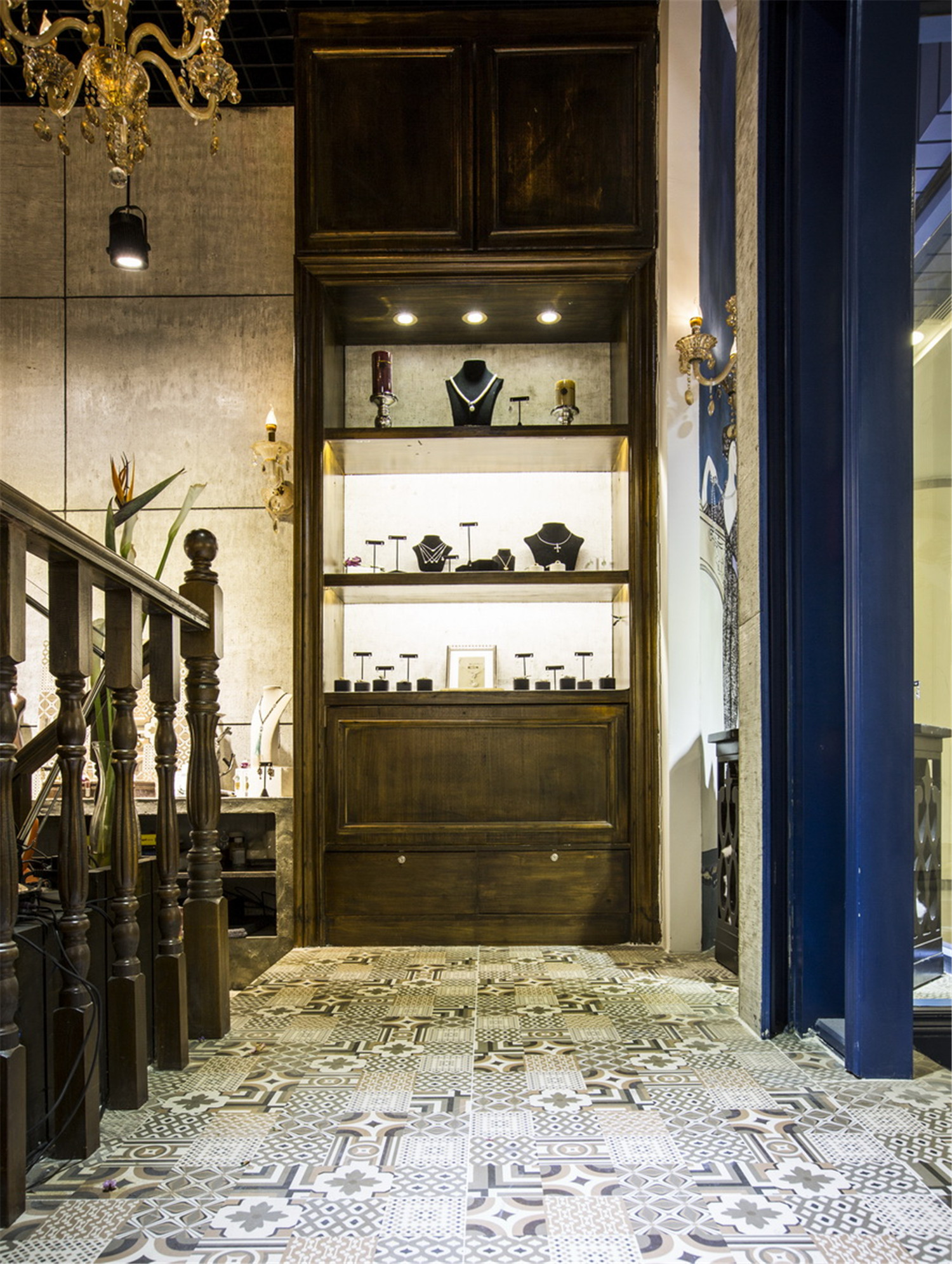 奢華珠寶店裝修設(shè)計(jì)-第3張圖片-上海古都建筑設(shè)計(jì)集團(tuán) 奢華珠寶店裝修設(shè)計(jì)-第3張圖片-上海古都建筑設(shè)計(jì)集團(tuán)