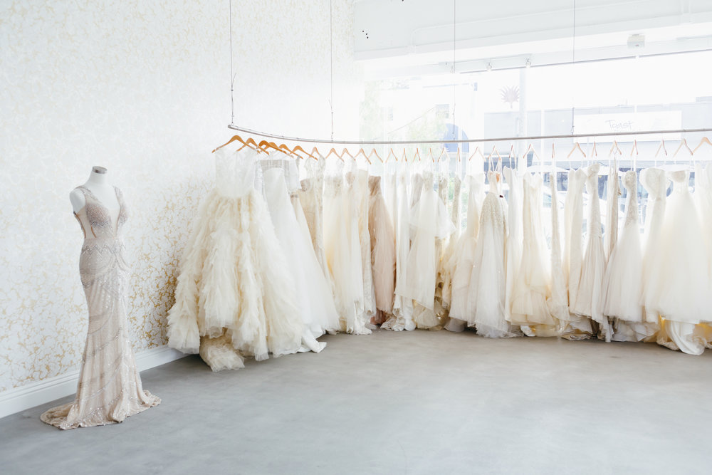 現(xiàn)代時尚婚紗店裝修設計-第1張圖片-上海古都建筑設計集團 現(xiàn)代時尚婚紗店裝修設計-第1張圖片-上海古都建筑設計集團