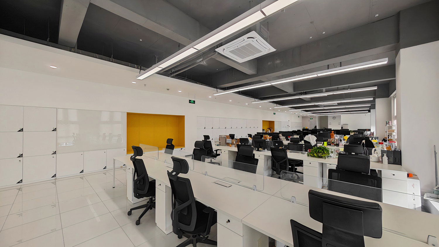 虹口1900生物科技公司辦公場(chǎng)所裝潢設(shè)計(jì)-辦公室裝修設(shè)計(jì)效果圖-第3張圖片-上海古都建筑設(shè)計(jì)集團(tuán)